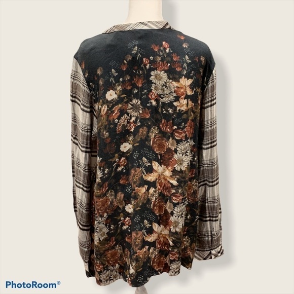 Christopher & Banks Button Up Embroidered Plaid Blouse Size Medium NWT - Picture 1 of 5